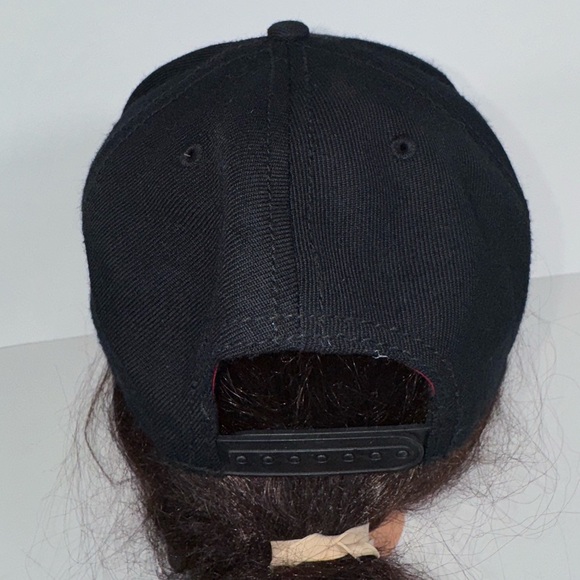 FIVE NIGHTS AT FREDDY'S- SISTER LOCATION- SNAPBACK HAT - Picture 5 of 8